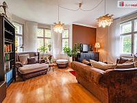 Prostorný byt 3+1 ve zvýšeném přízemí rodinné vily se zahradou a sklepem v Aši