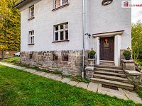 Prostorný byt 3+1 ve zvýšeném přízemí rodinné vily se zahradou a sklepem v Aši - 19