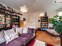 Prostorný byt 3+1 ve zvýšeném přízemí rodinné vily se zahradou a sklepem v Aši - 2