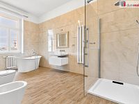 Prodej slunného bytu 2+1 v centu Karlových Varů u lesa  - 14