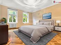 Prodej slunného bytu 2+1 v centu Karlových Varů u lesa  - 18