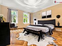 Prodej slunného bytu 2+1 v centu Karlových Varů u lesa  - 19