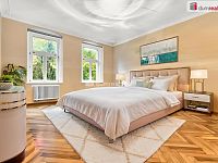 Prodej slunného bytu 2+1 v centu Karlových Varů u lesa  - 20