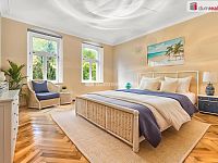 Prodej slunného bytu 2+1 v centu Karlových Varů u lesa  - 21