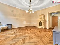 Prodej slunného bytu 2+1 v centu Karlových Varů u lesa  - 4