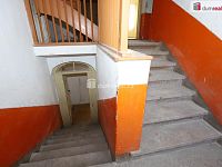 Vícegenerační vila v centru Aše se zahradou a garáží - 16