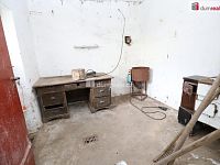 Vícegenerační vila v centru Aše se zahradou a garáží - 25