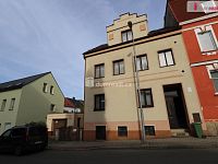 Vícegenerační vila v centru Aše se zahradou a garáží - 28