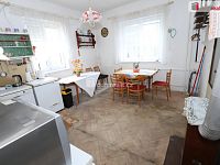 Vícegenerační vila v centru Aše se zahradou a garáží - 5