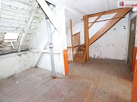 Vícegenerační vila v centru Aše se zahradou a garáží - 7