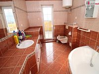 Zavedený hotel s restaurací po kompletní rekonstrukci v Chodové Plané - 17