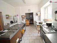 Zavedený hotel s restaurací po kompletní rekonstrukci v Chodové Plané - 19