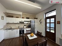 Byt 2+kk 50m2 se zahradou 84m2 - 13