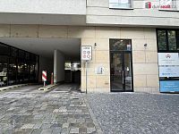 Pronájem garážového stání v rezidenci Anděl City Smíchov - 4