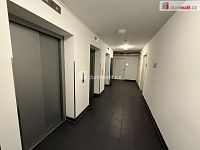 Pronájem garážového stání v rezidenci Anděl City Smíchov - 5