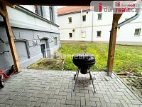 Nabízíme k pronájmu prostorný byt 2+kk s parkováním a zázemím v klidné lokalitě u jezera Milada - 12