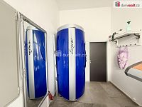 Nabízíme k pronájmu prostorný byt 2+kk s parkováním a zázemím v klidné lokalitě u jezera Milada - 15