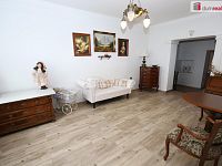 Rodinný dům 5+1 s krásnou zahradou, zahradní besedou, venkovním domkem a garáží v Dolním Rychnově - 5