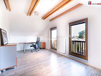 K prodeji, moderní RD 6+kk se 2 koupelnami, úložnými prostory, terasou, garáží a bazénem, ul. Soukenická 812, Planá nad Lužnicí - 23