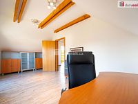 K prodeji, moderní RD 6+kk se 2 koupelnami, úložnými prostory, terasou, garáží a bazénem, ul. Soukenická 812, Planá nad Lužnicí - 24