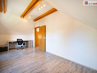 K prodeji, moderní RD 6+kk se 2 koupelnami, úložnými prostory, terasou, garáží a bazénem, ul. Soukenická 812, Planá nad Lužnicí - 27