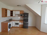 Pronájem 1kk 43m2 P4 Šeberov parking nezařízeno