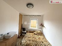 Pronájem rodinného domu 3+kk, Jenčice – klidné rodinné bydlení v krásné lokalitě - 4