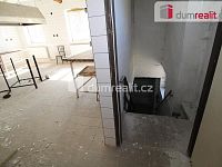 Ideální polovina domu se 14ti jednotkami s vlastní koupelnou, velkým bytem a dvěma nebytovými prostory v Kynžvartě - 11