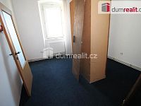 Ideální polovina domu se 14ti jednotkami s vlastní koupelnou, velkým bytem a dvěma nebytovými prostory v Kynžvartě - 21