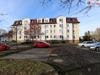 Krásný slunný byt 2+1/B/S ve druhém patře cihlového domu - 16