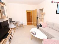 Krásný slunný byt 2+1/B/S ve druhém patře cihlového domu - 2