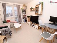 Krásný slunný byt 2+1/B/S ve druhém patře cihlového domu - 3