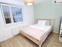 Krásný slunný byt 2+1/B/S ve druhém patře cihlového domu - 6