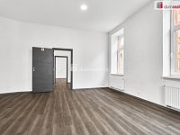 Prodej bytového domu s obchodními prostory v Karlových Varech - 19