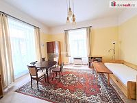 Prostorný byt 85 m2, cihlový historický dům, Praha 5 - Smíchov