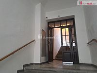 Prostorný byt 85 m2, cihlový historický dům, Praha 5 - Smíchov - 22