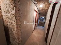 Prostorný byt 85 m2, cihlový historický dům, Praha 5 - Smíchov - 24