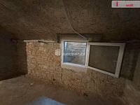 Prostorný byt 85 m2, cihlový historický dům, Praha 5 - Smíchov - 25