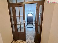 Prostorný byt 85 m2, cihlový historický dům, Praha 5 - Smíchov - 26