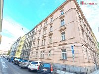 Prostorný byt 85 m2, cihlový historický dům, Praha 5 - Smíchov