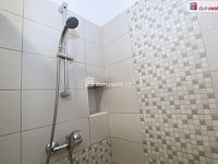 Krásná garsoniéra po kompletní rekonstrukci v pátém patře panelového domu s výtahem v Mariánských Lázních - 10