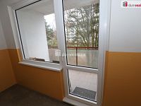 Krásná garsoniéra po kompletní rekonstrukci v pátém patře panelového domu s výtahem v Mariánských Lázních - 11