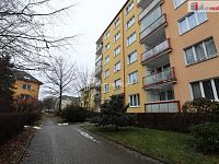 Krásná garsoniéra po kompletní rekonstrukci v pátém patře panelového domu s výtahem v Mariánských Lázních - 15