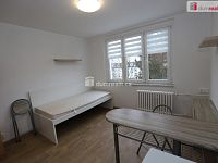 Krásná garsoniéra po kompletní rekonstrukci v pátém patře panelového domu s výtahem v Mariánských Lázních - 4