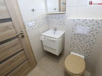 Krásná garsoniéra po kompletní rekonstrukci v pátém patře panelového domu s výtahem v Mariánských Lázních - 9