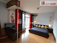 Pronájem bytu 1+kk 52 m2 zařízený balkon sklep Na Hřebenkách Praha 5 - 2