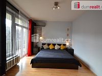 Pronájem bytu 1+kk 52 m2 zařízený balkon sklep Na Hřebenkách Praha 5 - 8