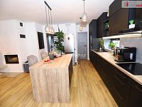 Dokončený zkolaudovaný rodinný dům 5+kk s terasou a zahradou v Chebu - 4