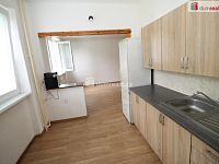 Pěkný udržovaný byt 2+1 v prvním patře cihlového domu v Habartově - 10