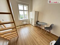 Pronájem bytu 1+kk 35 m2 P5 Smíchov po rekonstrukci loft cihla - 2